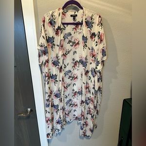 Beautiful Torrid floral wrap/cover up size 1/2